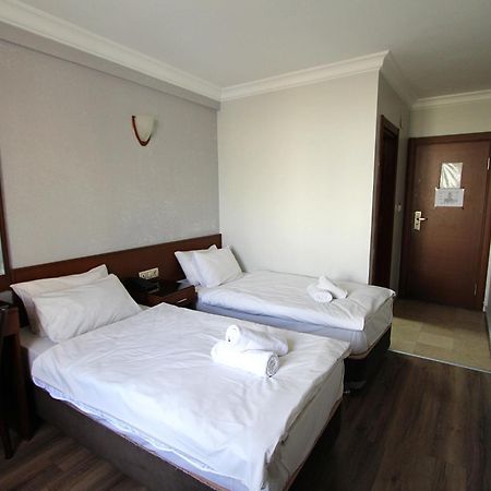 Lyon Hotel Istanbul Exterior photo