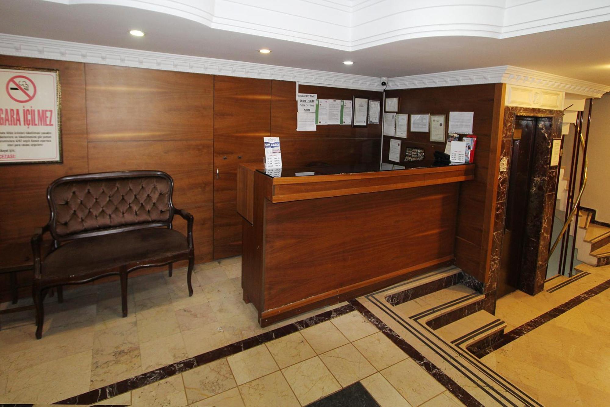 Lyon Hotel Istanbul Exterior photo